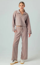 Load image into Gallery viewer, Sundays - Jodie Pullover