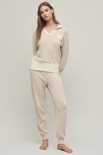 Load image into Gallery viewer, Barefoot Dreams - Color Block Jogger