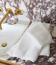 Load image into Gallery viewer, Chelsea Plush Towels