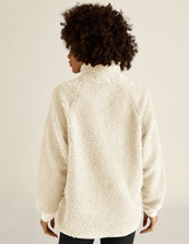 Load image into Gallery viewer, Beyond Yoga - Take Flight Pullover