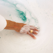 Load image into Gallery viewer, Bathorium Ancient Oat Hydration Crush