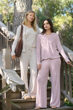 Load image into Gallery viewer, Barefoot Dreams - Ultra Lite Cable Knit Ankle Pant
