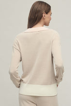 Load image into Gallery viewer, Barefoot Dreams - Color Block Heart Pullover
