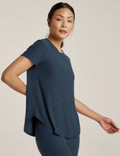Load image into Gallery viewer, Beyond Yoga - Down Low Tee Nocturnal Navy
