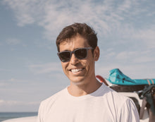 Load image into Gallery viewer, Sunski Headland Sunglasses
