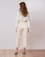 Load image into Gallery viewer, Yoga Jeans &quot;Emily Slim&quot; - Off White
